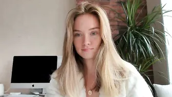 ms_lina crazy bitches lick pussy