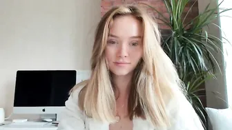 ms_lina crazy bitches lick pussy