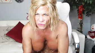 musclemama4u cute women lick nipples