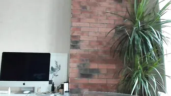 ms_lina pretty lady fucking pussy with sex machine