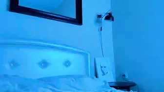 ms_lina beauty pulls the clitoris with a vibrator