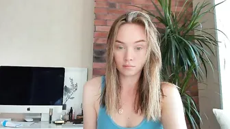 ms_lina vicious girls shows boobs