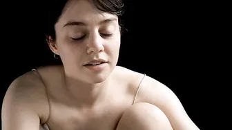 mindvoiding spectacular babe jerks off anus