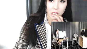 max_level caressed on the bed