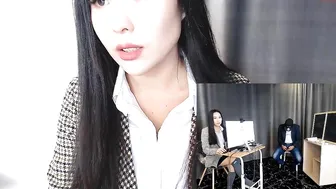 max_level caressed on the bed