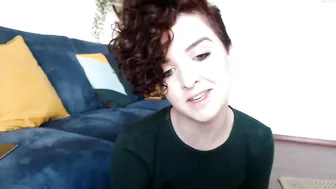 missalexthorn masturbating with a tampon in pussy