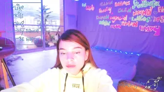 kendalltyler the charming slut fucks her pussy with a phallus