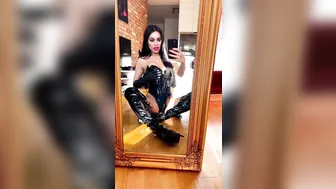 OnlyFans.com Evil Woman shy mummy twirling elastic ass