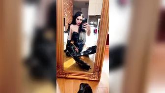 OnlyFans.com Evil Woman shy mummy twirling elastic ass