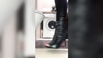 OnlyFans.com Evil Woman Long haired bitch