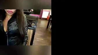 OnlyFans.com Evil Woman fucking herself in her pussy