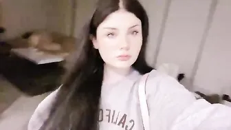 babymaddyxo lustful babe pulls on the couch