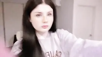 babymaddyxo lustful babe pulls on the couch