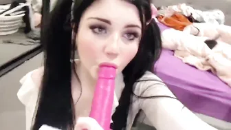 babymaddyxo naughty passion caresses delicious body