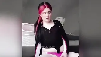 babymaddyxo hot trick fingering pussy