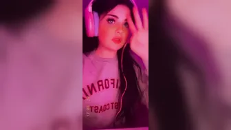 babymaddyxo black-haired young lady in stockings masturbates her shaved pussy