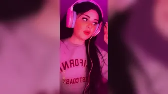 babymaddyxo black-haired young lady in stockings masturbates her shaved pussy