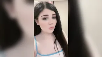 babymaddyxo young slut dancing striptease
