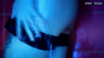 AliceBong cute lush bitch pulls pussy