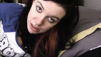 lovely lilith shows pussy