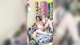 OnlyFans Jewelz Blu jewelzblu bitch jerks off in the office