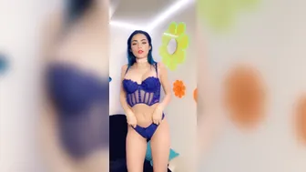 OnlyFans Jewelz Blu jewelzblu blonde takes off her stockings and daubs