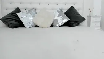 iamjoyxs wonderful quinit pushes fingers