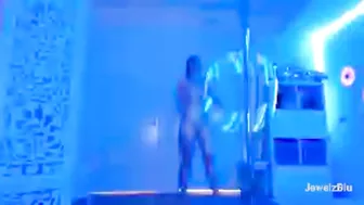 OnlyFans Jewelz Blu jewelzblu naughty slut fucks anus phallus