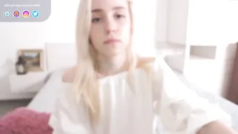 onefel naughty bitch posing nude