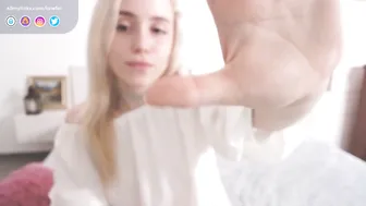 onefel naughty bitch posing nude