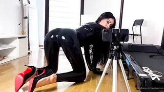 OnlyFans.com Evil Woman shy harlot fingering pussy in the shower