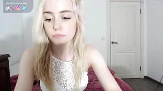 onefel flexible chick heartily exercises its holes