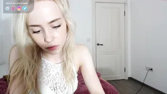 onefel flexible chick heartily exercises its holes