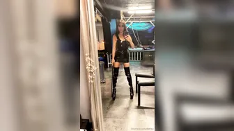 OnlyFans.com Evil Woman burning leggy babe pulls clit