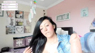 noemibcnz black-haired nymph pulls pussy