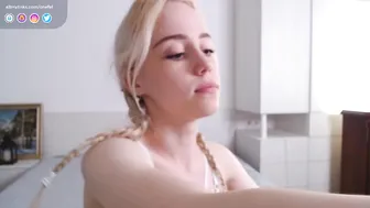 onefel pretty lady gently masturbates cunt