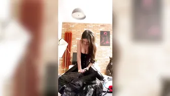 OnlyFans.com Evil Woman gets an orgasm