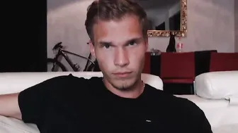 lovleycouplexxx naughty pupa demonstrates her body