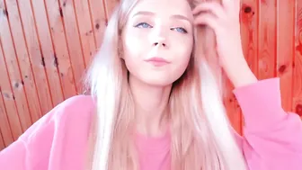 oh_honey_ skinny bitch jerks pussy with dildo