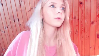 oh_honey_ skinny bitch jerks pussy with dildo