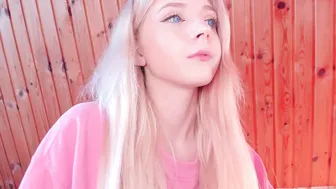 oh_honey_ skinny bitch jerks pussy with dildo
