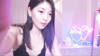 niyamein amazing chicks show cap