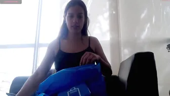 ohanna_ harlot gets an orgasm