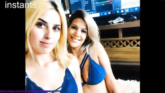natyniklos2 tempting chick fingering pussy