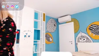 nyqipi blonde hairstyle fingering shaved cunt