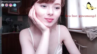 penelopa77 hot chick with big booty poses in lingerie