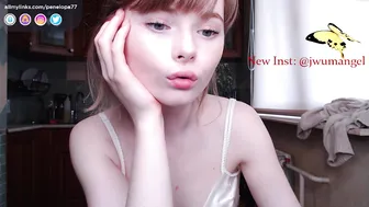 penelopa77 hot chick with big booty poses in lingerie