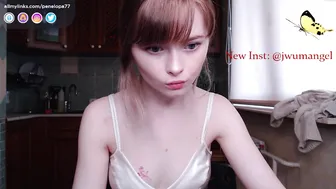 penelopa77 hot chick with big booty poses in lingerie