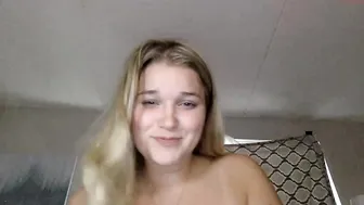 piperr007 bitch shows small tits
