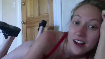 pregnant_annah beauty fucks her holes with dildos